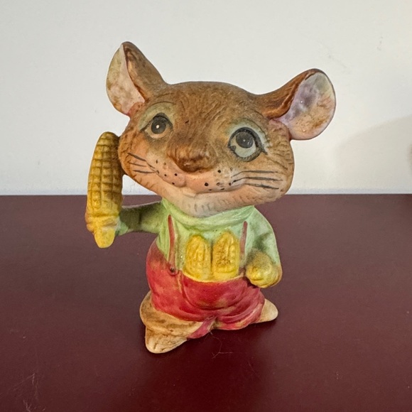 Vintage HOMCO Porcelain Country Mouse Holding Ear of Corn Series #5601 - Picture 1 of 4